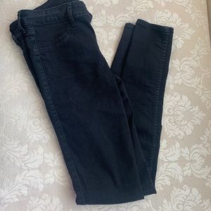 •black Hollister jeans great condition•